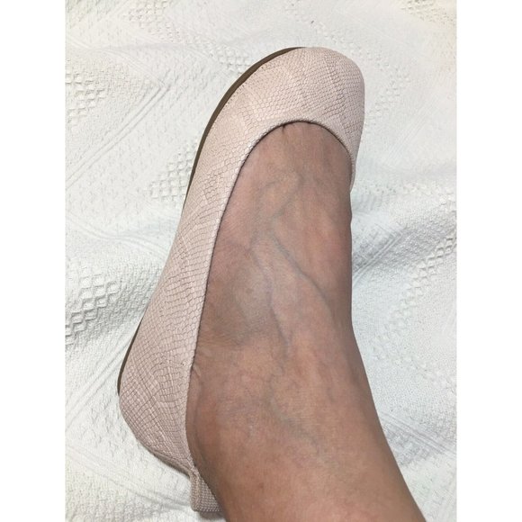 Gentle Souls Dana Nude Snake Embossed Leather Women's Slip On Flats Shoes 5.5 M - Picture 2 of 12